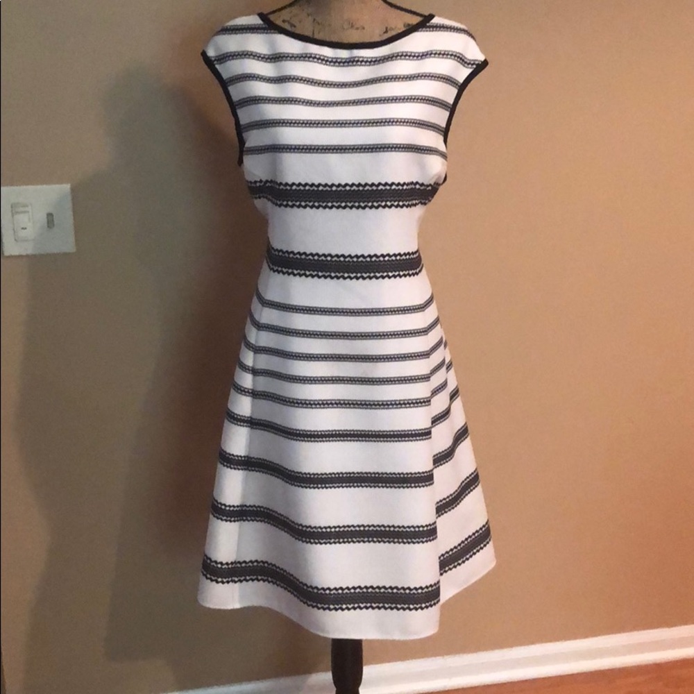 Women’s Black and White dress